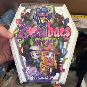 Zombaes Wild Vibes Forever Big Cat Un-Rescue Unboxing Zombies Collectible